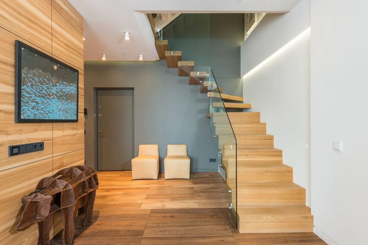 Escaleras, suelos y mobiliario de vidrio · Lloret de Mar